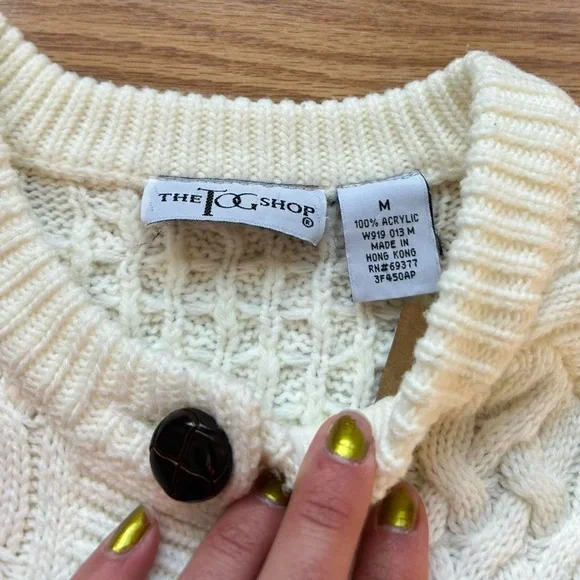 Classic cream cable knit button up cardigan sweater - Picture 4 of 6